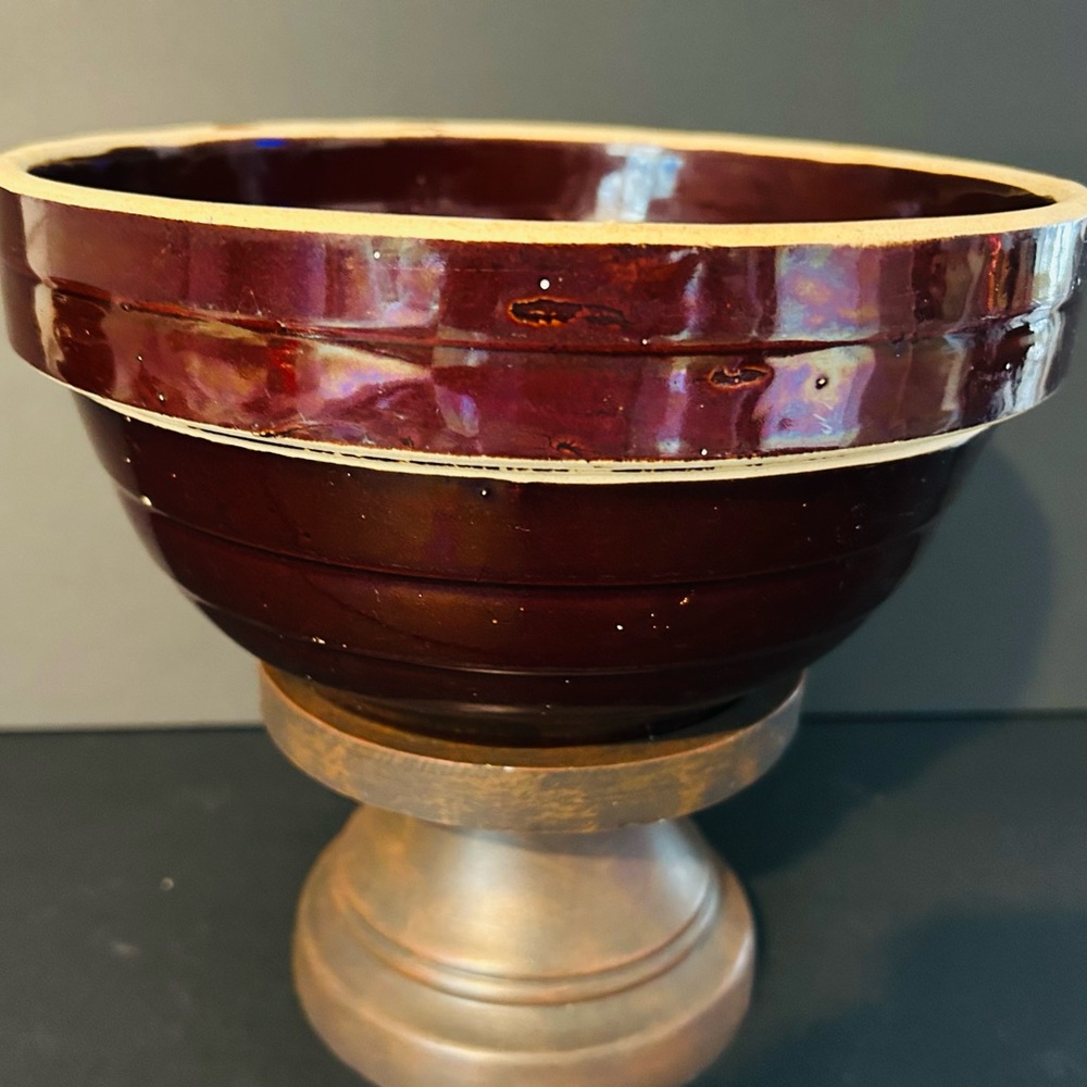 Elegant Marcraft vintage stoneware mixing bowls Dark brown -(2) bowls.-(1) lid.
